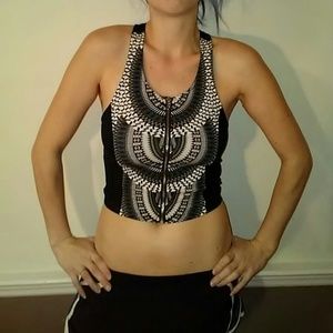 Kendall & kylie tribal print open back zipper crop